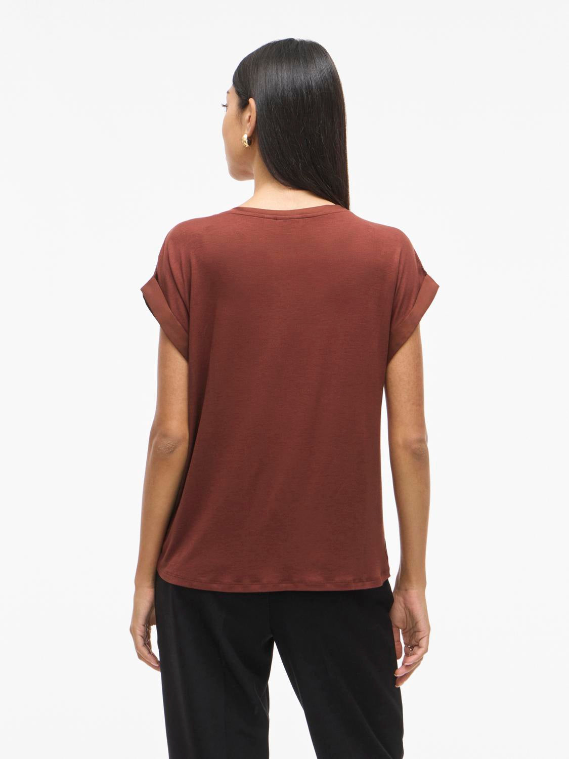 model_shot-back